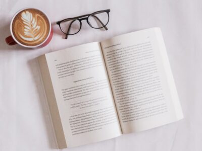 في الأدب الإيطالي: رحلة من دانتي إلى إيكو